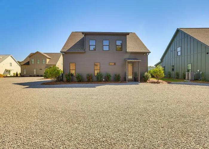 Waterfront Home In Alex City, Near Auburn